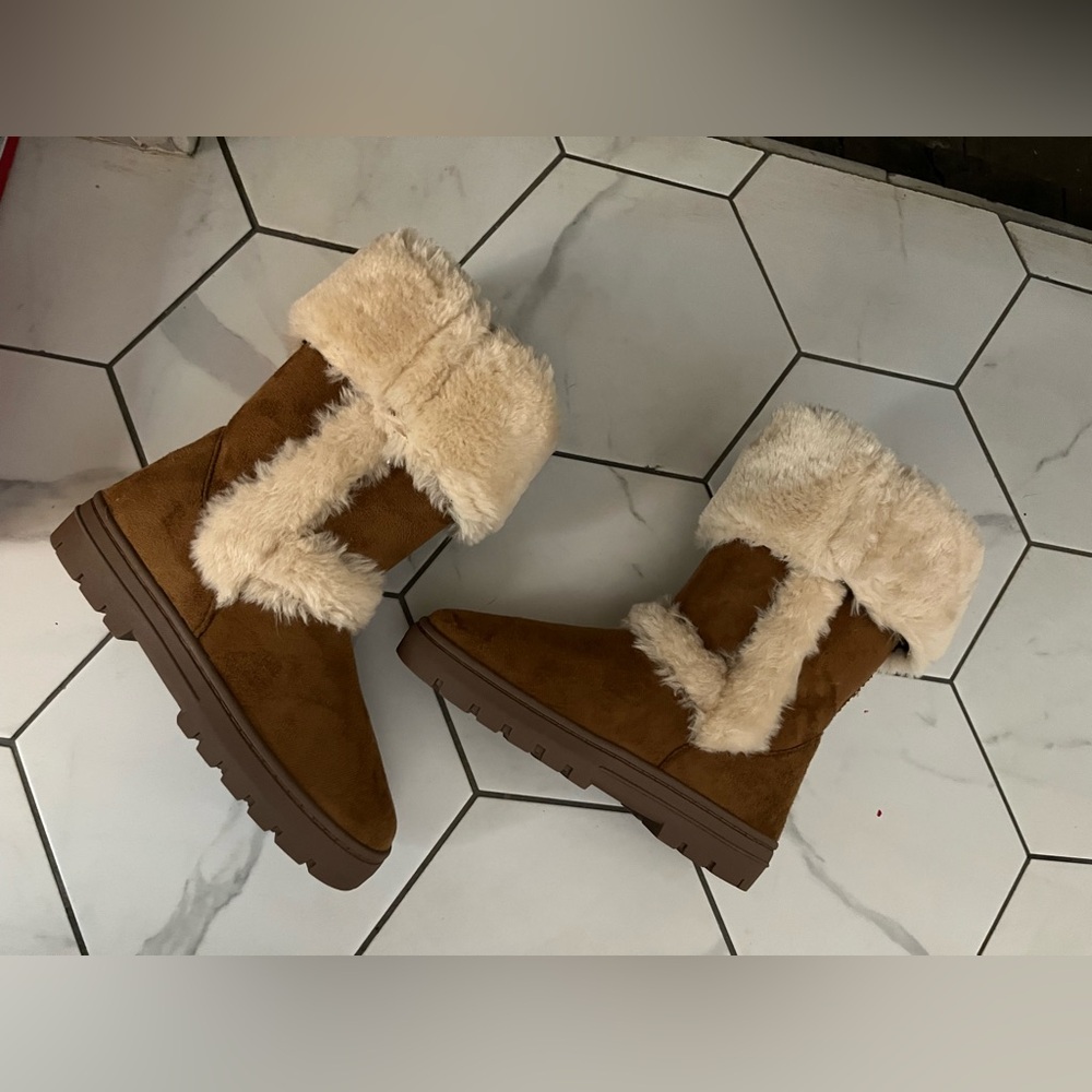 Style & Co Tan Cream Winter Rain Boots in Chestnut